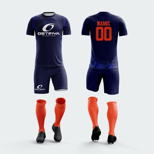 Tenues de football sur mesure fabriquées en usine, design OEM, logo personnalisé imprimé, respirantes, séchage rapide, ensemble maillot et short de football pour adultes, 100% polyester - Product Image 6