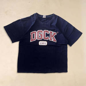 T-shirts VTG DGCK en jersey 100 % coton respirant, imprimés avec logo uni, méthode d'impression sérigraphique - Product Image 1
