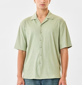 เสื้อเชิ้ตผู้ชายทรงบ็อกซี่ลายดอกไม้ แขนสั้น ผ้าผสมโพลีเอสเตอร์และคอตตอน ไซส์ใหญ่ ไม่หดตัว รับผลิตแบบ OEM หลายสี - Product Image 5