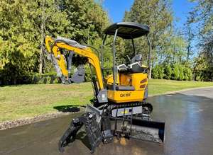 LIVRAISON GRATUITE CFG QK18R MINI-EXCAVATRICE HYDRAULIQUE 15 CV COMMANDES PÉDALIÈRES LAME DE 39 POUCES BAC À DÉGRAVURE DE 16 POUCES APPROUVÉE EPA CE POURCHÈVRE HYDRAULIQUE - Product Image 3