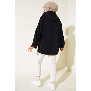 Sweat à capuche oversize pour femmes en noir - Product Image 1