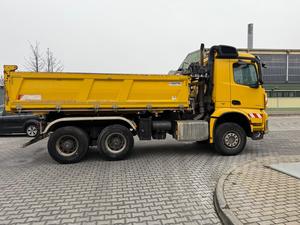 Camion tracteur diesel d'occasion Mercedes-Benz Arocs 6x2, capacité 31-40T, Euro 6, transmission manuelle, conduite à gauche, 251-350 CV, pour l'exploitation minière - Product Image 6