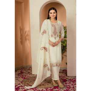 Nouvelle collection de travaux de broderie lourds Kurti Pari avec ensemble Dupatta Style traditionnel pour la fête avec fil et travail de séquence - Product Image 1