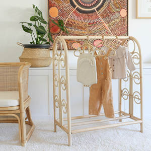 Perchero de mimbre para ropa de bebé, estante de mimbre hecho a mano para boutique, hogar, decoración de habitación de niños - Product Image 3