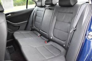 Sedán Turbo Usado del 2012, Volante a la Izquierda, Asientos de Cuero, Interior Claro - Product Image 4