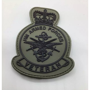 Accessoires d'étiquette de vêtement de football en relief personnalisés écussons de logo en TPU écusson de football uniforme écussons de transfert de chaleur en TPU - Product Image 1