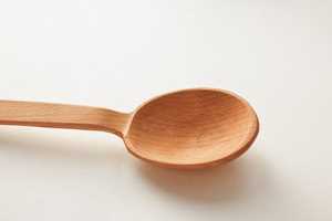 Cuchara de madera ecológica hecha a mano de madera natural perfecta para cocinar, mezclar, servir en la cocina, uso diario suave - Product Image 4