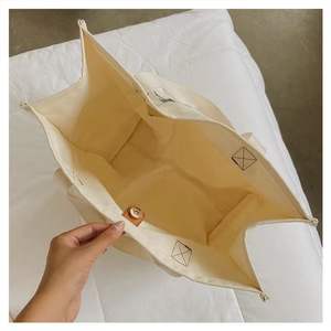 Sac de plage en toile personnalisé pour femmes avec deux sangles Fabriqué au Vietnam Utilisation promotionnelle Personnalisable Sans marque - Product Image 6