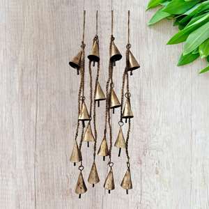 Mango Gifts Campanilla de Viento Rústica de Hierro con 4 Campanas Vintage en Forma de Cono de 48 cm, Colgante, Relajante, Tranquilizador, Adorno para Jardín, Lote - Product Image 1