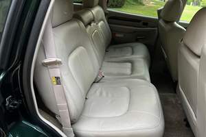 USADO LHD/RHD 2002 CAD IL LAC ESCALADE - Product Image 2