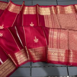 Sarees ผ้าไหมที่ทำเองที่มีอยู่ในการออกแบบดอกไม้และในหลากหลายการออกแบบและสีเขียวสดใสสำหรับสุภาพสตรี - Product Image 6