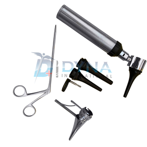 Otoscope d'opération vétérinaire avec jeu de pinces d'alligator à spéculum nasal, instruments certifiés Otoscope CE - Product Image 3
