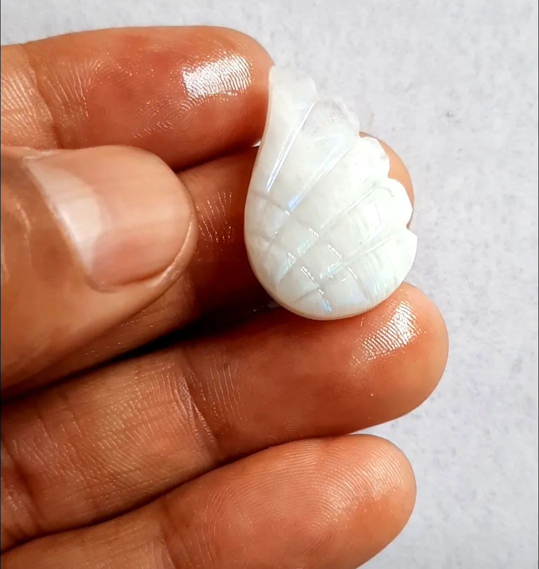 Flashy pelangi Moonstone sayap ukiran bentuk bebas batu permata baru datang halus Cabochon permata musim panas perhiasan batu