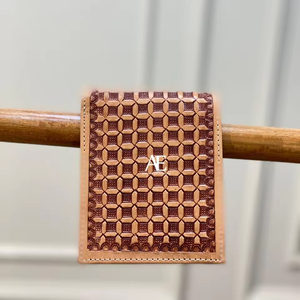 Nouveau concepteur Western motif repoussé à la main en cuir hommes portefeuilles longue fermeture éclair vente chaude mode élégant porte-monnaie cadeau pour lui - Product Image 1