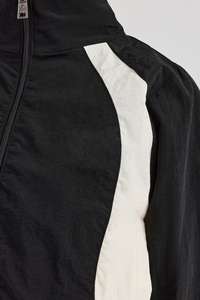 Survêtement en nylon à panneau contrasté avec fermeture éclair Noir Ensembles pour femmes Survêtements à bas prix Tenue de survêtement deux pièces - Product Image 5