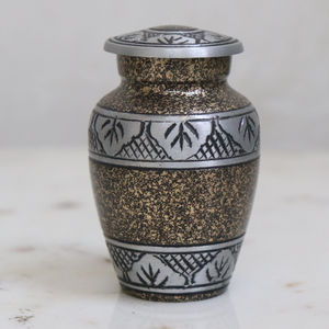 Urna de cremación de tamaño pequeño de diseño personalizado HHO, urna de recuerdo de cenizas recién llegada con técnica de fundición, embalaje exclusivo - Product Image 3