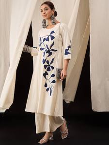 Ensemble coordonné de créateur en motif Align, Salwar Kameez en coton extensible à séchage rapide pour les occasions festives - Product Image 4