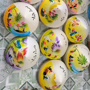 Sombrero de paja cónico tejido a mano | Protección solar en la playa | Moda al por mayor | Material de hoja de palma y opciones personalizadas - Product Image 5