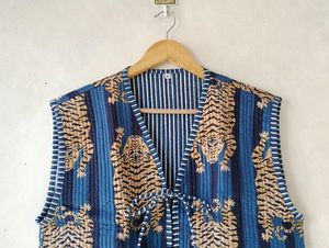 เสื้อแจ็คเก็ตผ้าฝ้ายลายเสือสำหรับผู้หญิง เสื้อคลุมลำลองสำหรับฤดูหนาว แขนตัดแบบอินเดีย ผ้าควิลท์ทอลายแบบดั้งเดิม ผ้าควิลท์แบบซักแล้ว เสื้อคลุมเพื่อนเจ้าสาว - Product Image 2