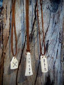 Juego de adivinación de runas vikingas de imitación antiguas, fragmentos de hueso de buey hechos a mano, alfombrilla de cuero Premium, Color Natural, respetuoso con el medio ambiente - Product Image 4