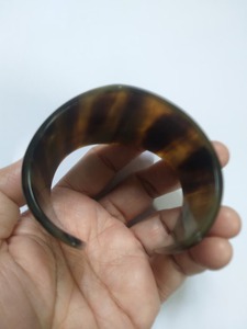 Pochette ronde décorative en corne avec détails d'inspiration vintage pour les soirées décontractées au prix le plus bas par HF CRAFTS - Product Image 4