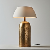 Fabriqué à la main moderne rustique en laiton lampe de table abat-jour en tissu blanc élégant décor à la maison Accent pour table de chevet éclairage de chevet Simple