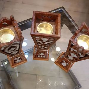 Brûleur d'encens en bois de santal de qualité supérieure pour le Ramadan avec base décorative en bois, usage religieux, parfum de rose bonbon, grâce de Dieu, à l'étranger - Product Image 1