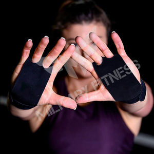 Poignées de gymnastique sur mesure Protecteur de paume réglable au poignet Nouveau design Poignées d'entraînement en cuir synthétique Matériau en cuir de vachette - Product Image 4