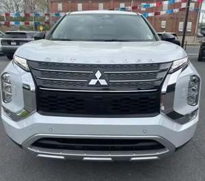 Mitsubishi Outlander SE S-AWC 2024, Automóvil Usado, Disponible con Volante a la Izquierda/Derecha - Product Image 1