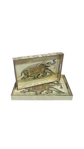 Ensemble de plateau de service en bois élégant avec impression artistique en émail et conception en feuille d'or polyvalent pour le café, les collations et l'heure du thé - Product Image 3