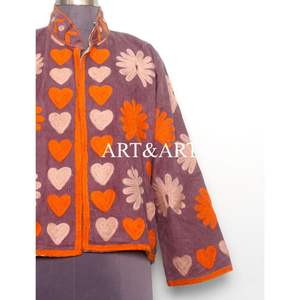 Veste matelassée en coton 100% luxueuse, brodée à la main, motif floral, détails complexes, élégance intemporelle, spécial hiver - Product Image 2