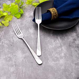 Ensemble de 2 fourchettes en acier inoxydable argenté de qualité supérieure avec finition miroir, modernes et polyvalentes pour les occasions de mariage - Product Image 2