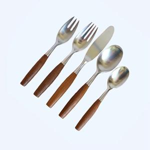 Juego de 5 cubiertos de acero inoxidable, ideal para cocina, mesa, comedor, uso doméstico, cubiertos con acabado chapado en oro, mango de Metal - Product Image 6