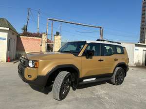 Toyota Land Cruiser Prado LC250 2.4L SUV Automatique 4x4 Or, Neuf/Occasion, Modèle 2024, Phares LED, Essence, À Vendre - Product Image 3