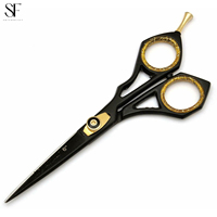Kits de barbier faciles et simples à utiliser Kit de ciseaux de barbier professionnels à lames tranchantes colorées de 5.5 pouces pour la beauté