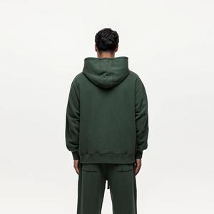 Conjunto de Sudadera con Capucha y Pantalones Deportivos con Logotipo Personalizado |   Chándal de Forro Polar Grueso Verde Oscuro |   Ropa Urbana de Marca Privada OEM - Product Image 4