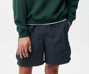 กางเกงขาสั้นคาร์โก้สำหรับผู้ชายพิมพ์โลโก้แบบลำลองสำหรับฤดูร้อนชายหาดกลางแจ้งแบบผูกเชือกยืดหยุ่นใส่สบายพิมพ์โลโก้ได้ตามต้องการ - Product Image 4