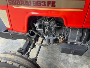 2021 swaraj 963รถแทรกเตอร์4x4ใช้3สูบเครื่องยนต์65แรงม้าและ4WD เกียร์ - Product Image 3