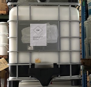 Revêtement acrylique liquide concentré Brave Chemical FF1105 pour sols, application au pinceau, à base d'eau, 36 %, 1000 kg, durée de conservation de 2 ans - Product Image 3