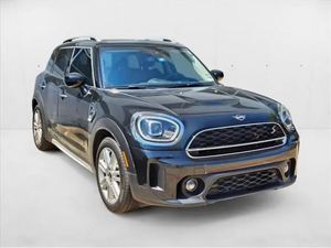 SUV Crossover Compacto Premium 2022, Volante a la Izquierda, Asientos de Cuero, Neumáticos R17, Rendimiento Turbo - Product Image 4