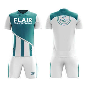 Camiseta de fútbol para niños de diseño retro personalizado, la mejor calidad, 100% poliéster, cómoda, transpirable, Parte delantera corta, conjuntos de nombre OEM nacional - Product Image 5