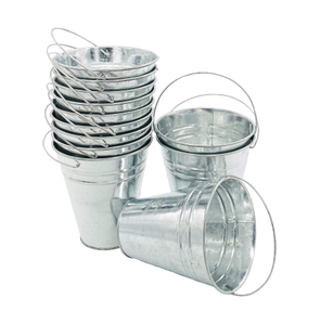 Poignée de jeu de seaux en métal argenté galvanisé-Pots de fleurs légers et auto-arrosants de style classique/ferme pour la maison - Product Image 1