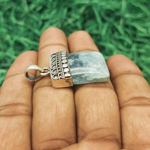 Colgante de Aguamarina Natural en Plata de Ley 925, Elegante Collar de Piedra para Mujer, Joyería Hecha a Mano, Estilo Bohemio, Regalo Perfecto - Product Image 2