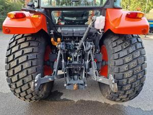 Tracteur Kubota M4072 avec chargeur frontal et chargeuse-pelleteuse à vendre prix abordable - Product Image 4