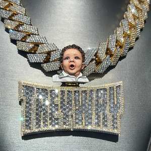 Pendentif personnalisé pour femme en argent sterling 925 avec bijoux en 3D brillants, moissanite taille brillant, certifié IGI - Product Image 1