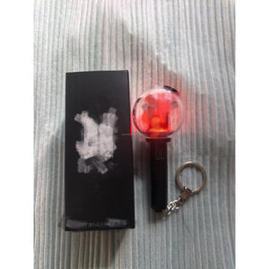Llavero Luminoso MINI Amy de Alta Calidad para que los Fans Apoyen los Productos Relacionados con Wai. Igual al estilo de B Ts. - Product Image 6
