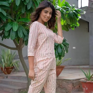 Traje de noche para mujer, ropa informal de tela de algodón de manga de tres cuartos, conjunto de 2 piezas - Product Image 1