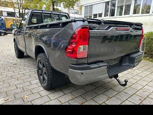 YOTA HI LUX CABINA SENCILLA EXCLUSIVA 2024 USADA Camioneta con Volante a la Izquierda, Turbo, Manual, Asientos de Cuero, Neumáticos R15, Techo de Aleación de Aluminio - Product Image 4