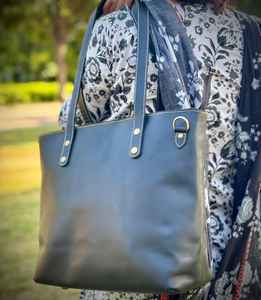 Sac fourre-tout personnalisé pour femmes LTB-0079 un sac à main en cuir véritable au design unique et de luxe avec logo personnalisé, de grande taille pour un usage quotidien - Product Image 3