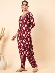 Mujeres Maroon motivos étnicos impreso cuello en V puro algodón Kurta con pantalón indio pakistaní salwaar kameez traje - Product Image 5